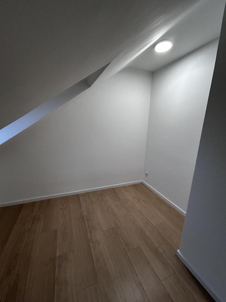 Thumbnail-Modernisierte Dachgeschosswohnung mit Charme – 2 Zimmer in Mönchengladbach-Rheydt