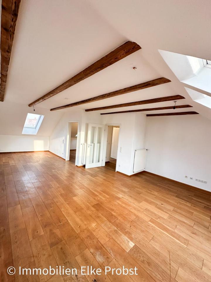 Thumbnail-Hochwertige Dachgeschosswohnung mit Stellplatz in Cham