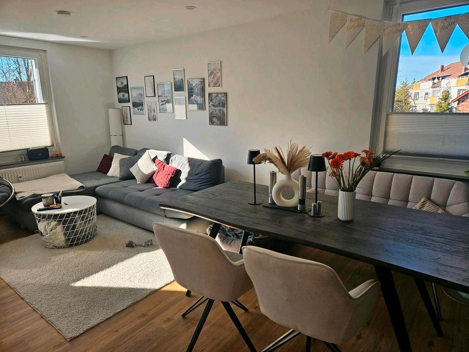 Thumbnail-Helle, Sanierte Zwei-Zimmer-Wohnung in WF mit Garage