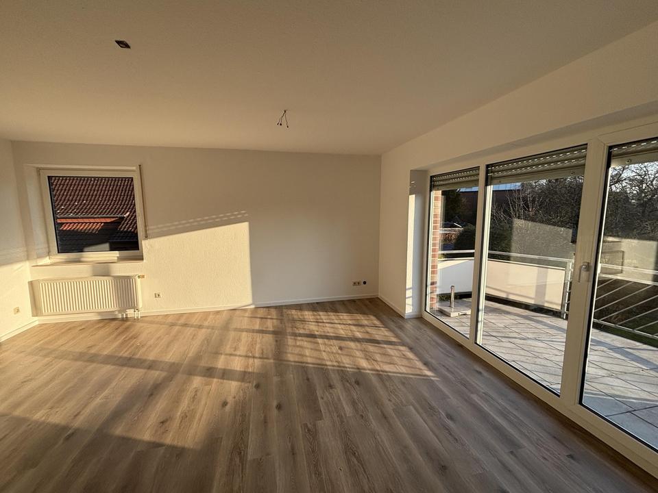 Thumbnail-Helle 2 Zimmerwohnung mit Südbalkon und Einkauküche, stadtnah