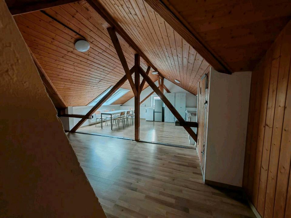 Thumbnail-Helle moderne 4-Zimmer-DG-Wohnung (Baujahr 2016) mit Stellplatz