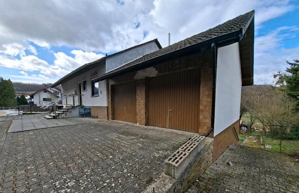 Thumbnail-Freistehendes Haus mit großem Grundstück
