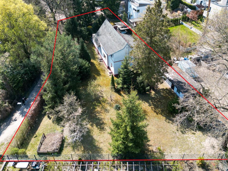 Thumbnail-Grosses Baugrundstück mit Altbestand für moderne Bauhausvilla mit Staffelgeschoss