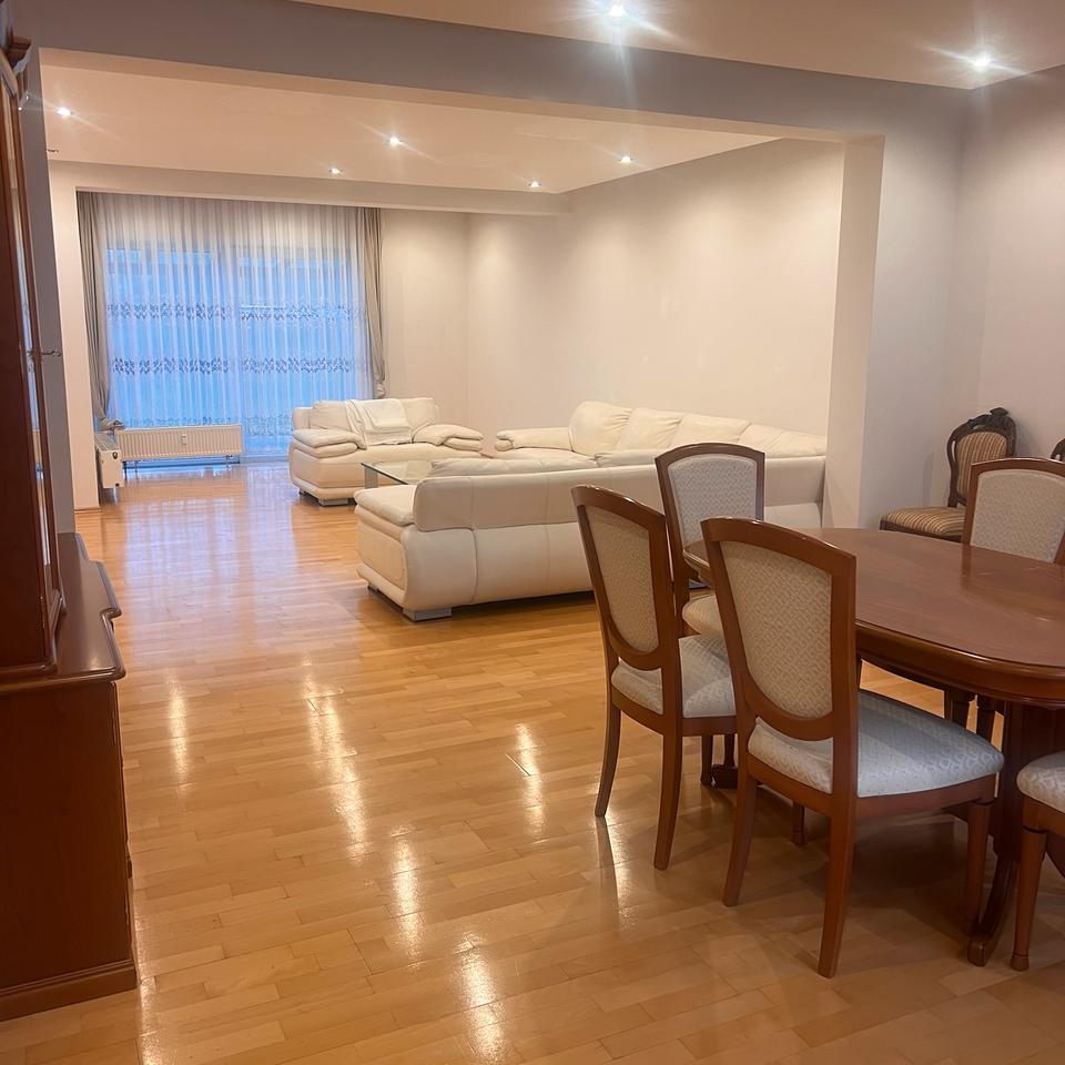 Thumbnail-Gepflegte 4,5 Zimmer Wohnung mit Balkon und Garten Frankfurt a.M.