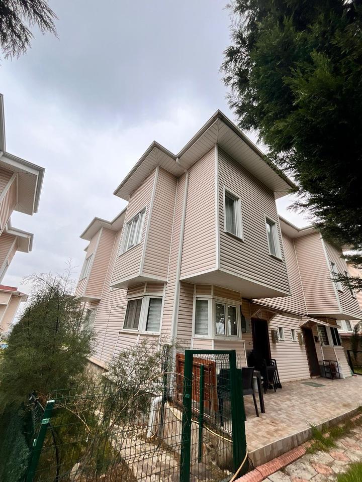 Thumbnail-Großzügiges 4+1 Haus in Kartepe Arslanbey zum Verkauf