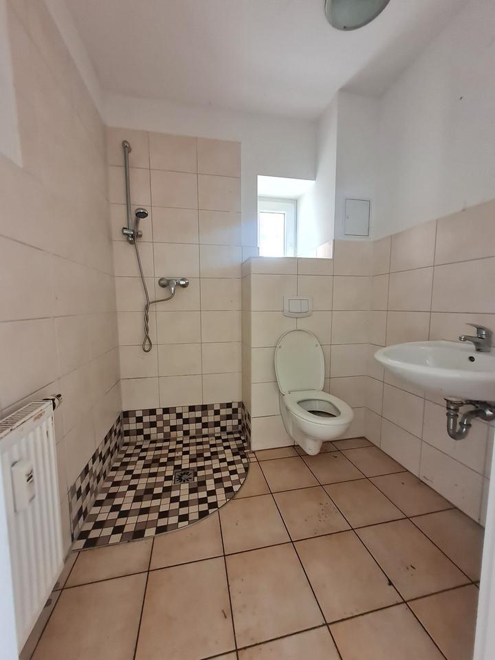 Thumbnail-1 Zimmer für Pflegebedürftige mit Bad und Zugang zum Garten