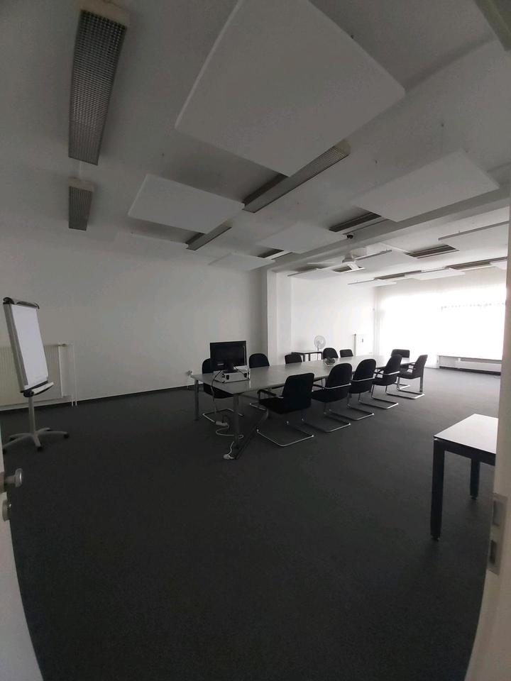 Thumbnail-Helle Gewerbeflächen in Wolfsburg zu vermieten.