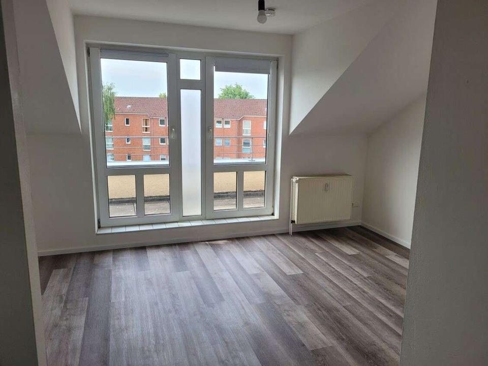 Thumbnail-1-Zimmer-Dachgeschosswohnung St. Lorenz, BESICHTIGUNG: MITTWOCH, den 06.05.2026, um 18.00 Uhr!