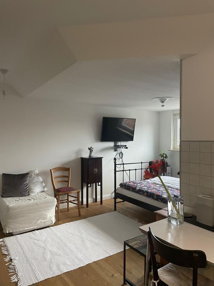 Thumbnail-Kleine Wohnung bei Metzingen, möbliert zu vermieten