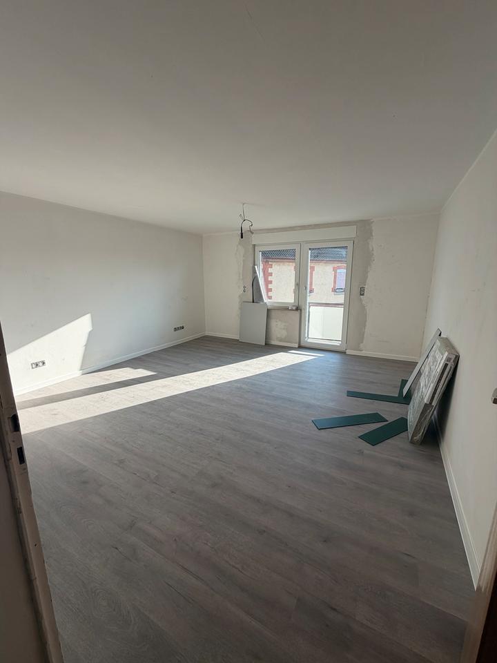 Thumbnail-5-Zimmer-Wohnung mit 2 Balkonen in Staufenberg-Daubringen(130 m²)