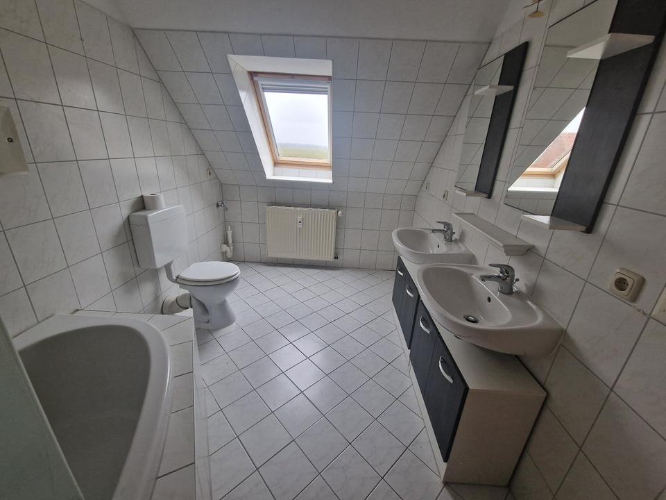 Thumbnail-Schöne 2 Zimmer Wohnung im Dachgeschoss in Groß Rogahn