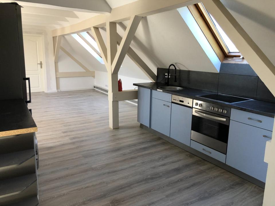 Thumbnail-80 qm Wohnung Dachgeschoßwohnung WG geeignet 3 Zimmer