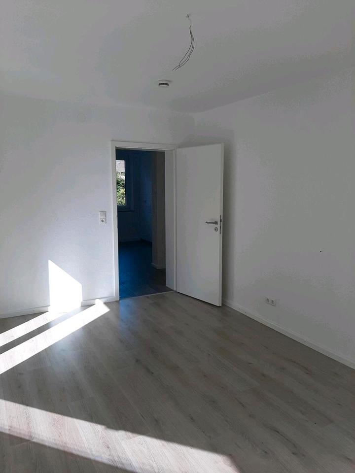Thumbnail-ERSTBEZUG, SCHÖNE 2 ZI.-WHG., BALKON, EBK, CITYLAGE, UNINAH