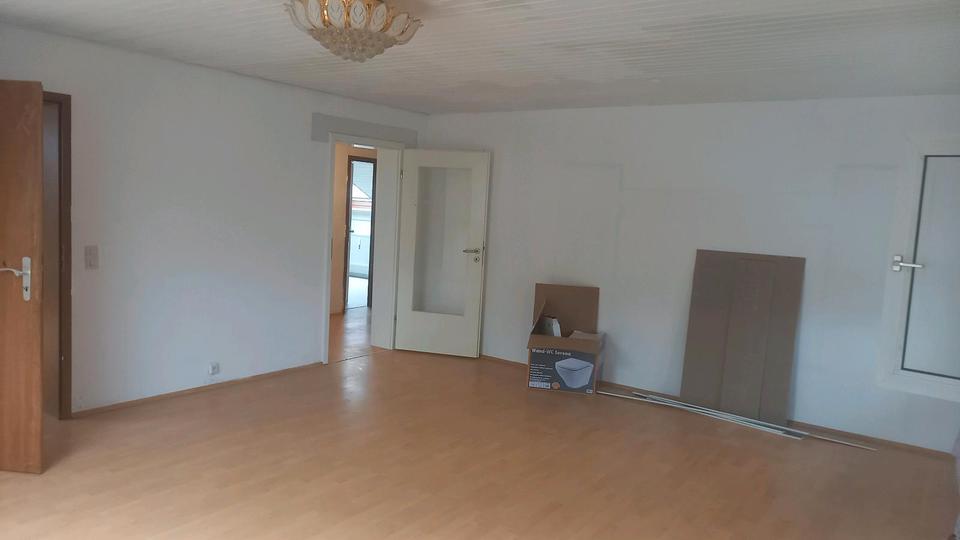 Thumbnail-Sehr große und helle 3 Zimmer Wohnung zu vermieten