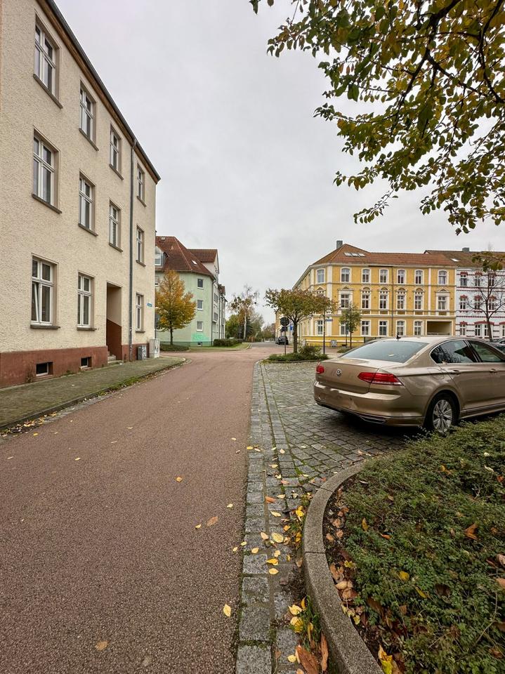 Thumbnail-3-Raum-Wohnung mit Wanne und Tageslichtbad + Hausflurreinigung