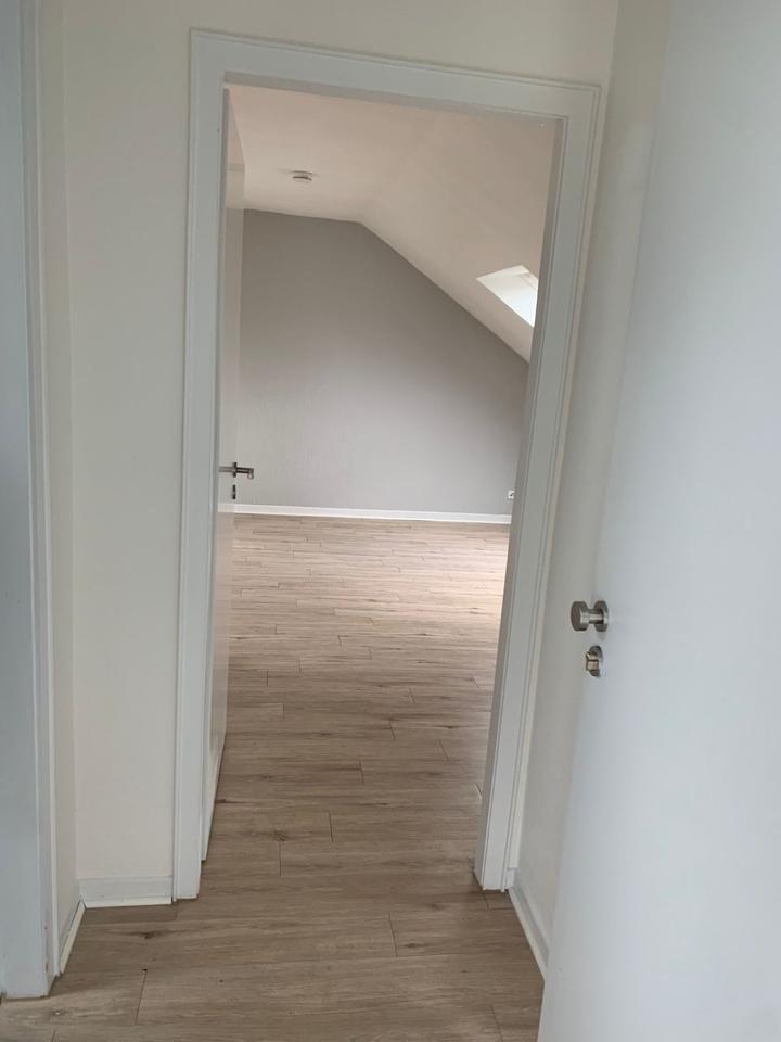 Thumbnail-2 Zimmer, Einbauküche und Einbauschrank im Schlafzimmer im 3-Fami