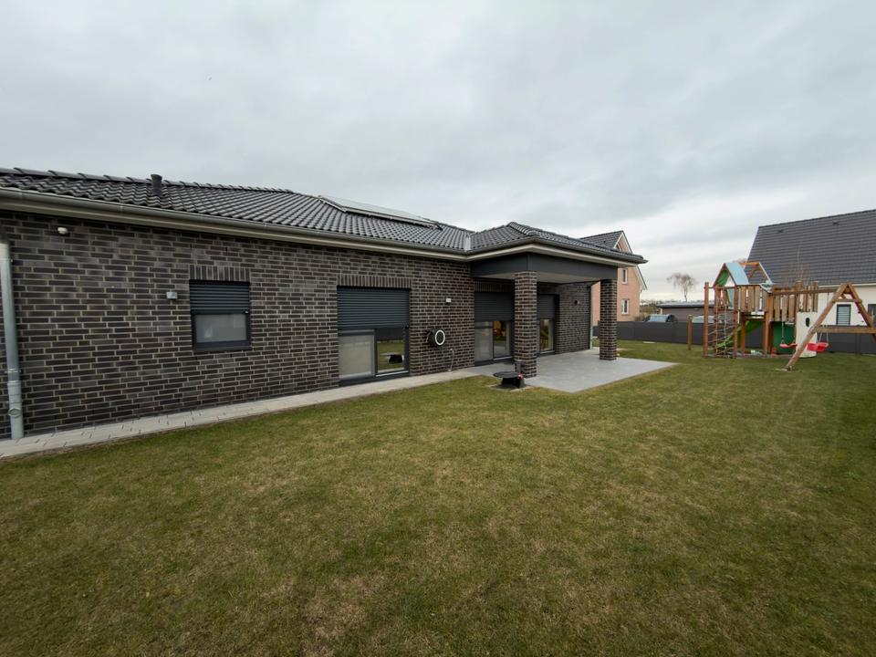 Thumbnail-Neuwertiges 4 Zimmer EinfamilienhausBungalow mit Garage