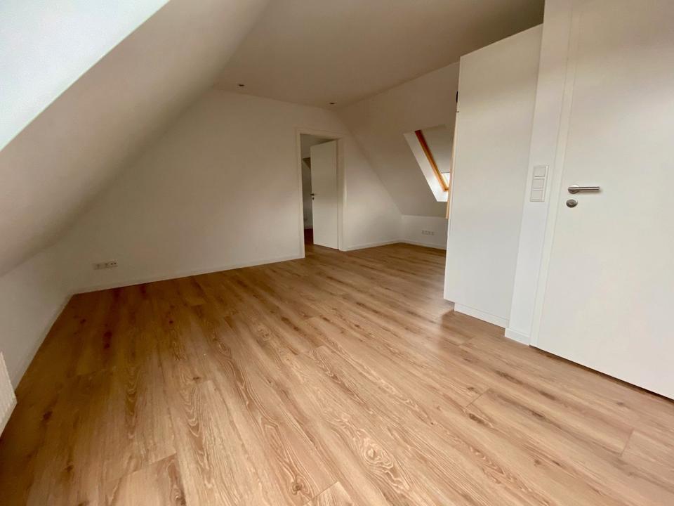 Thumbnail-Exkl. 2 Zimmer DG-Wohnung+Einbauküche, Hanau Mitte -nähe Klinikum