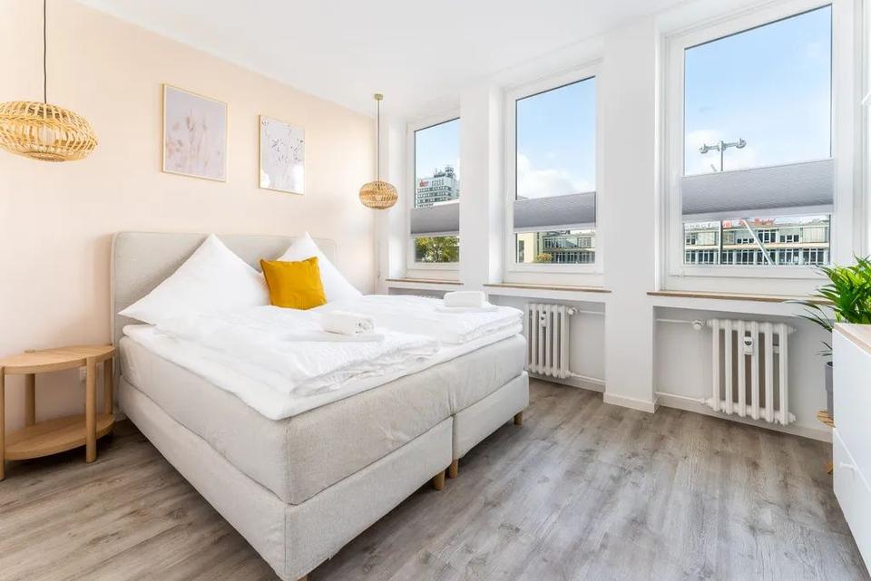 Thumbnail-Sun & Moon Suite Apartment