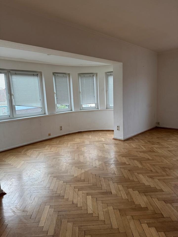 Thumbnail-5-Zimmer Wohnung mit Balkon in Uelzen zu vermieten