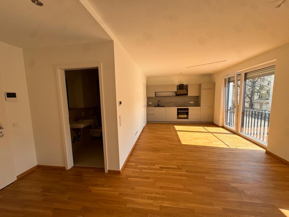 Thumbnail-Sonnendurchflutete zentrale Traumwohnung mit Blick ins Grüne+EBK