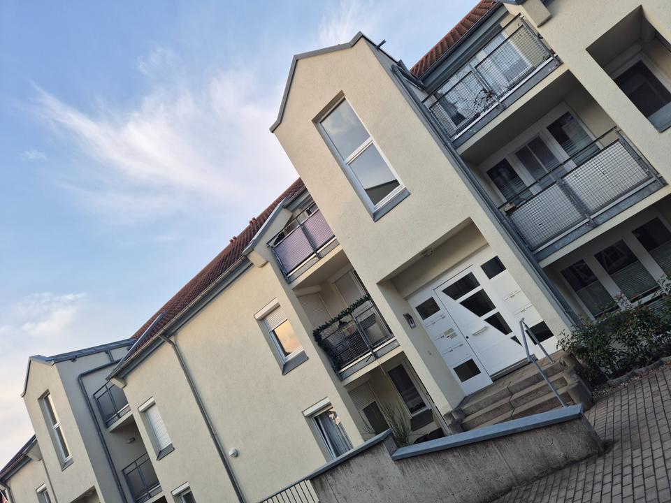 Thumbnail-Helle 2-Zimmer Dachgeschosswohnung mit Balkon & TG in Weinböhla