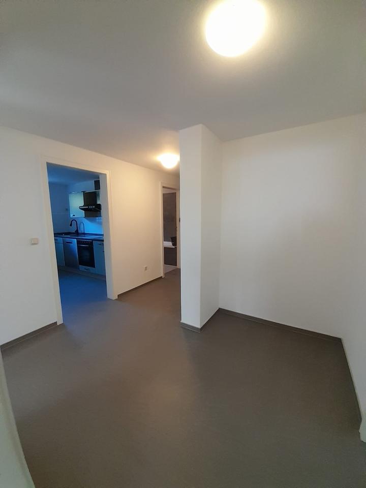 Thumbnail-Frisch renovierte 2,5 Zimmer Souterrain-Wohnung mit Gartennutzung