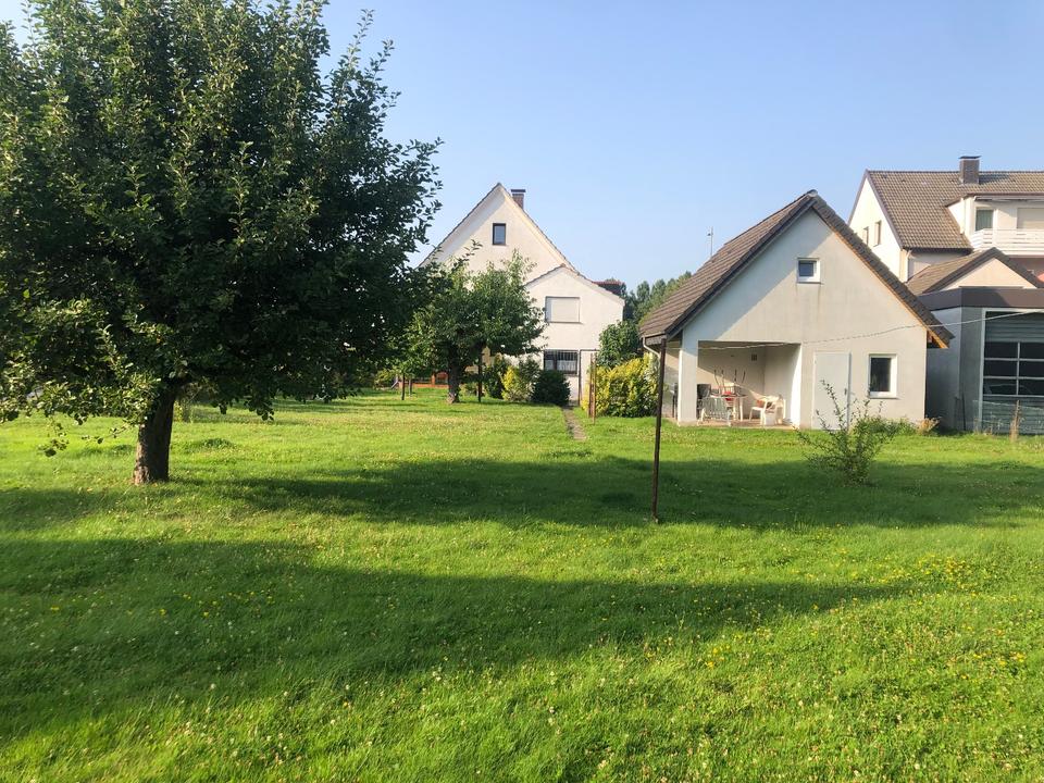 Thumbnail-Zweifamilienhaus mit großem Garten