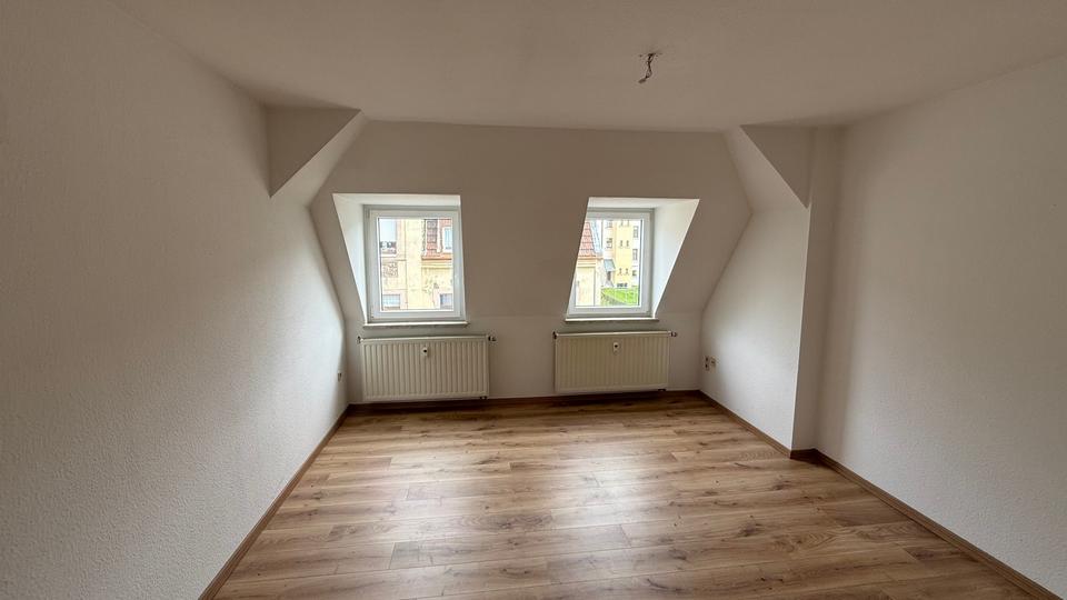 Thumbnail-Helle 1-Raum-Dachgeschoss-Wohnung in OelsnitzVogtland mit Balkon