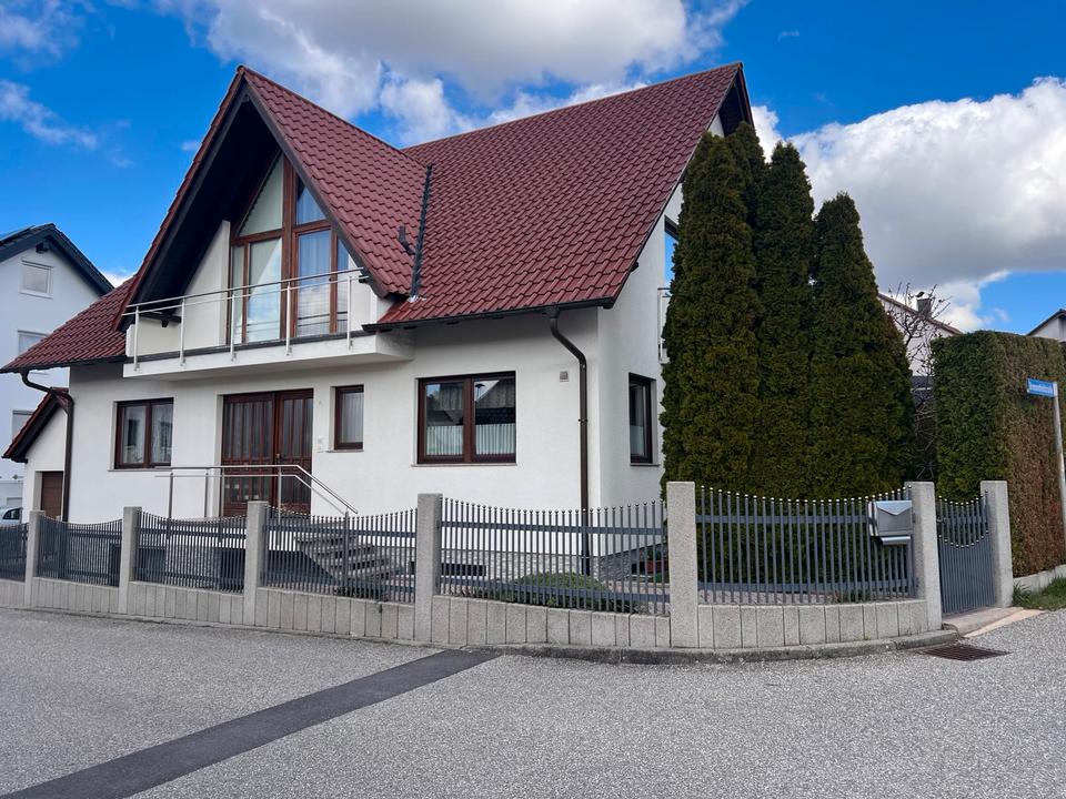 Thumbnail-Freistehendes Ein- Zweifamilienhaus in ruhiger Lage