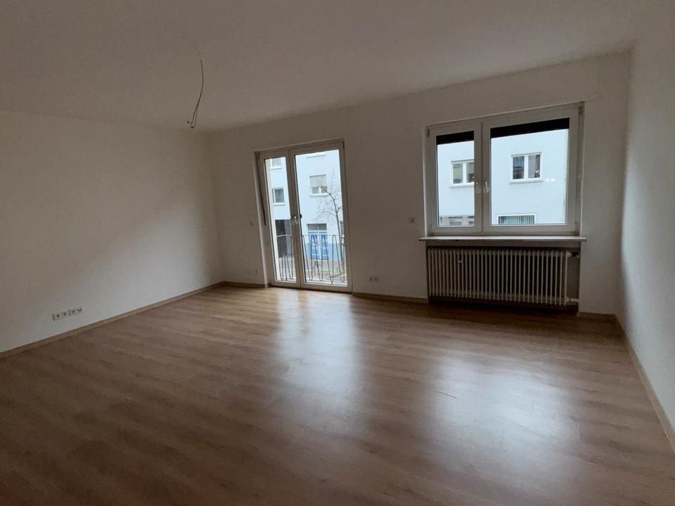 Thumbnail-3,5 Zimmer Renovierte Wohnung in Alt Saarbrücken Gersweilerstr
