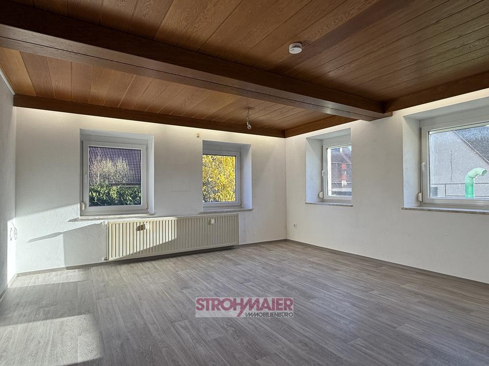 Thumbnail-Renovierte, barrierefreie 3-Zimmer-Wohnung mit viel Platz in ruhiger Lage mit Stellplatz und Terrasse