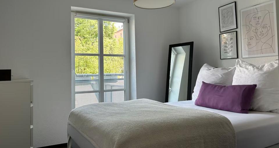 Thumbnail-Möblierte 2-Zimmer-Wohnung in Top-Lage Augsburg – ideal für Pendl