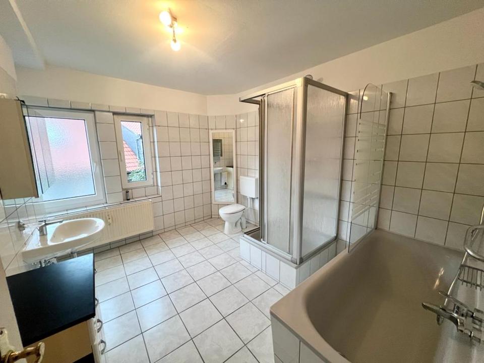 Thumbnail-Sonnige 3-Zimmer-Wohnung mit Einbauküche