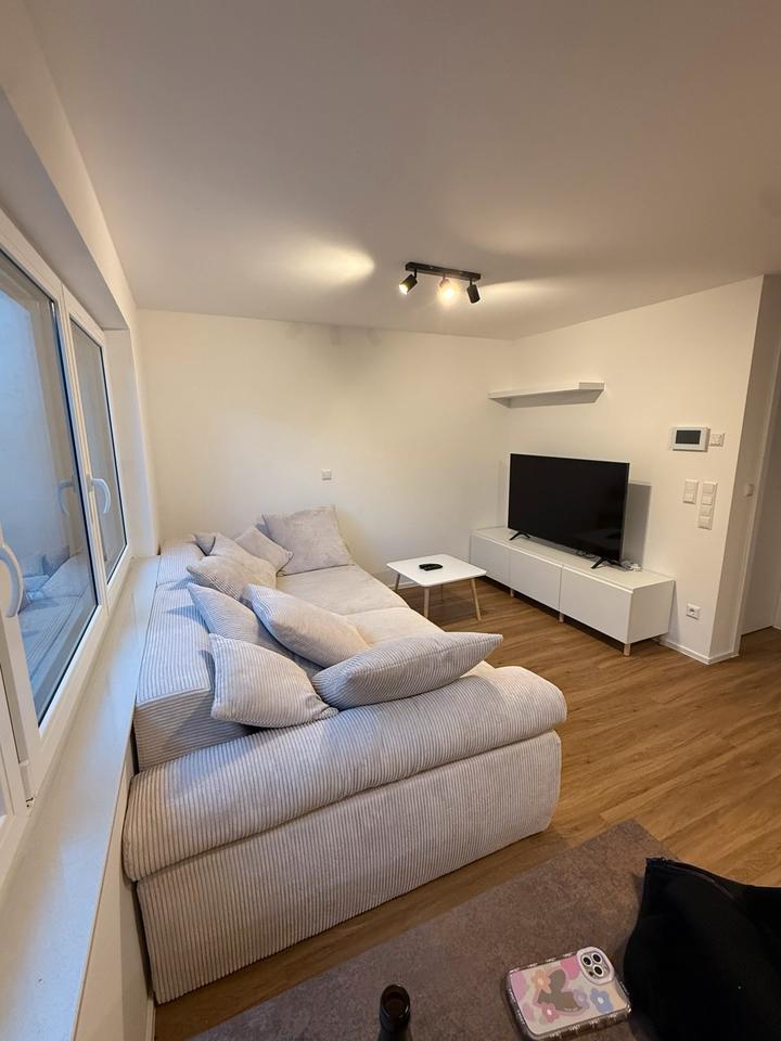 Thumbnail-Möblierte 2,5 Zimmer Neubau Wohnung für Pendler