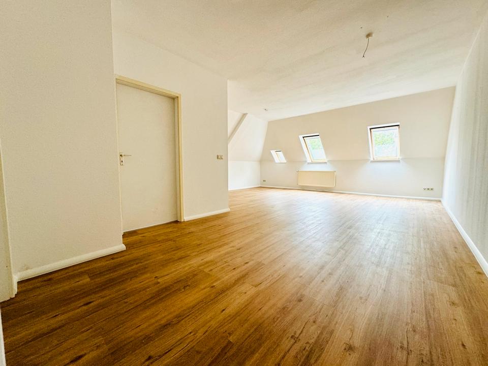 Thumbnail-schicke 2 Raum DG-Raum-Wohnung in Leipzig Gohlis ***TOP*** viel Platz; citnah