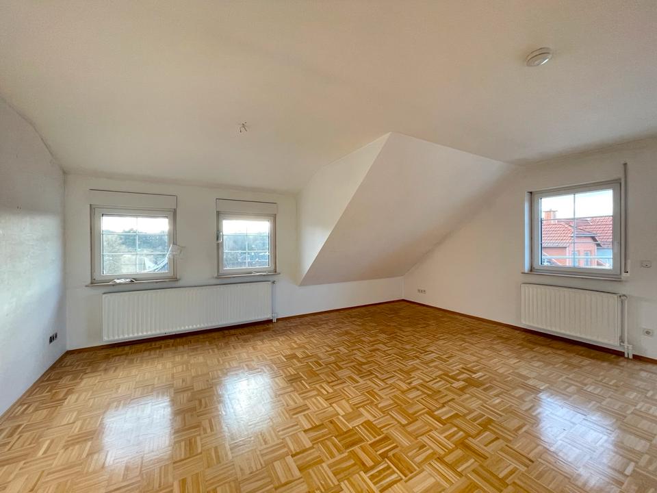 Thumbnail-Schöne 4 Zimmer DG-Wohnung mit Balkon