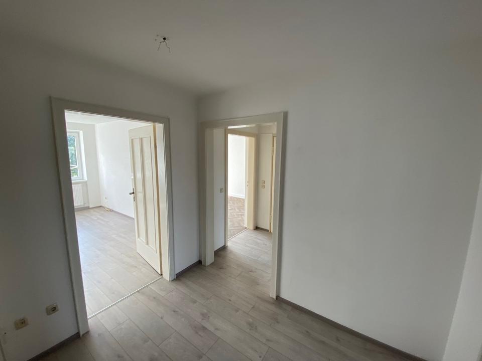 Thumbnail-Helle 3 Zimmer Wohnung 4. OG frei ab 15.5.26 evtl. früher