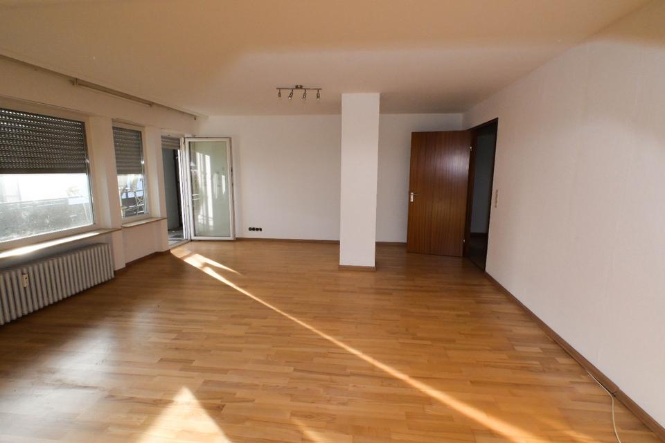 Thumbnail-Helle 2-Zimmer-Dachgeschosswohnung mit großem Balkon in Freiberg