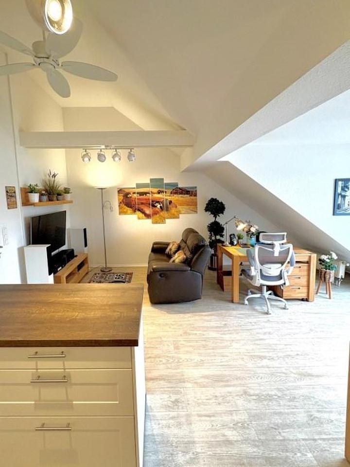 Thumbnail-Liebevoll möblierte 2-Zimmerwohnung mit Balkon – bezugsfrei, ruhig & mitten in Fürth