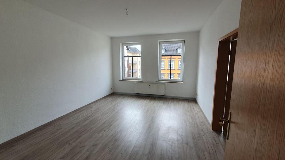Thumbnail-Helle 2,5-Raum-Wohnung mit ca. 68 m² im 2. Obergeschoss in Glauchau