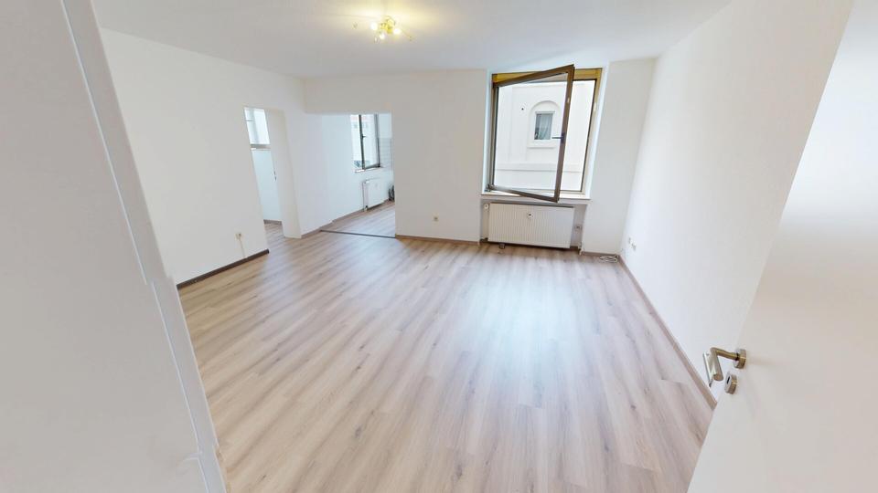 Thumbnail-Frisch renovierte Helle 3-Zimmer-Wohnung 70 m² mit Aufzug & Stellplatz in Elberfeld
