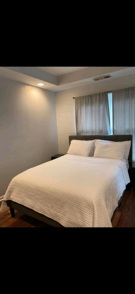 Thumbnail-Studio for sublet