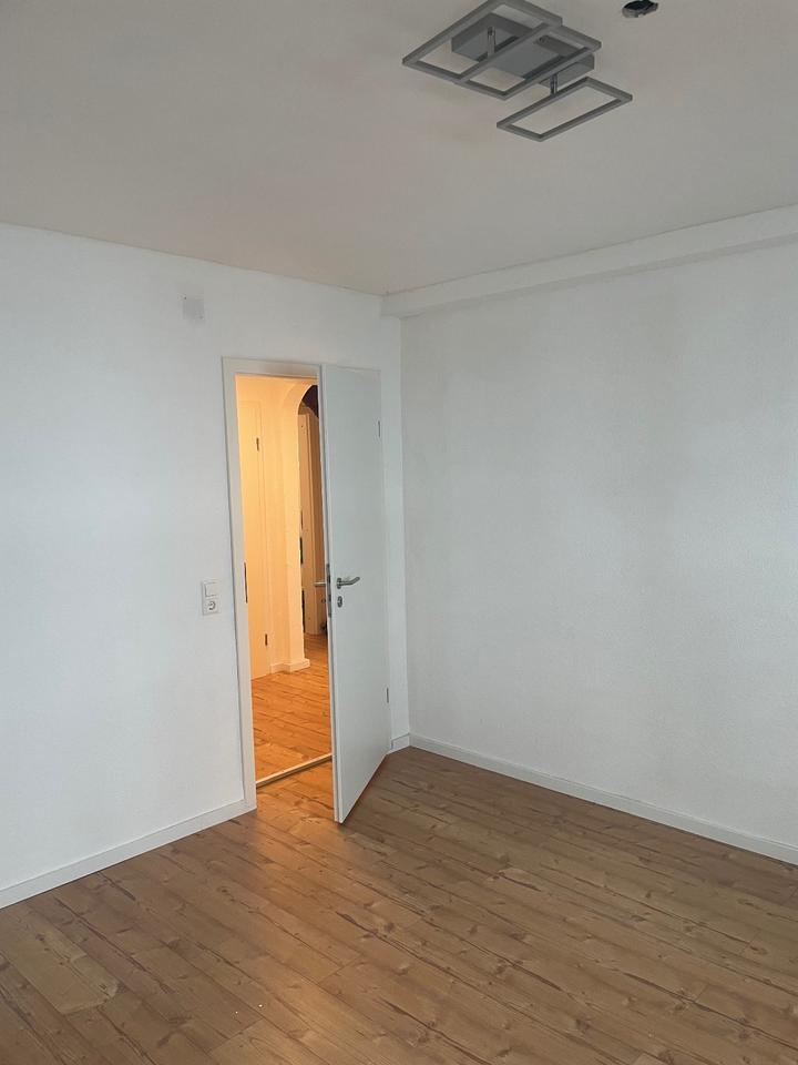 Thumbnail-WG Zimmer für 450 € in Offenburg Zell-Weierbach zu vermieten!