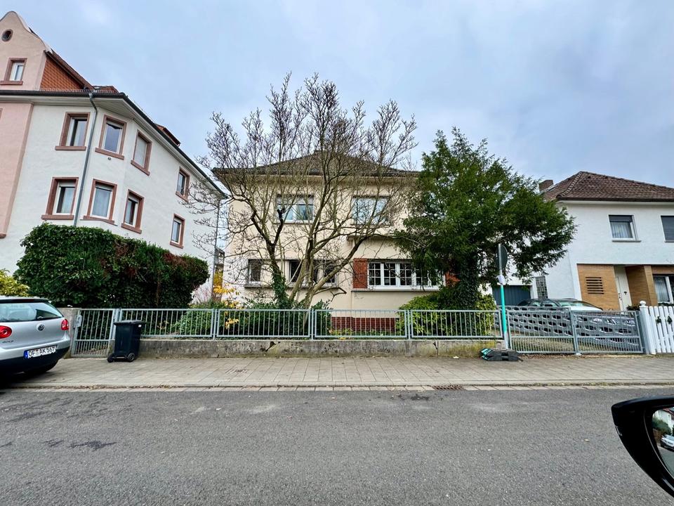 Thumbnail-Einfamilienhaus mit riesigen Garten