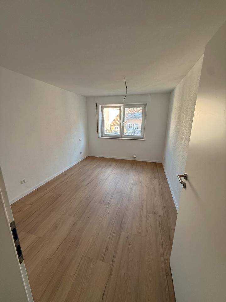 Thumbnail-Kersanierte 2 Zimmer-Wohnung in zentraler Lage