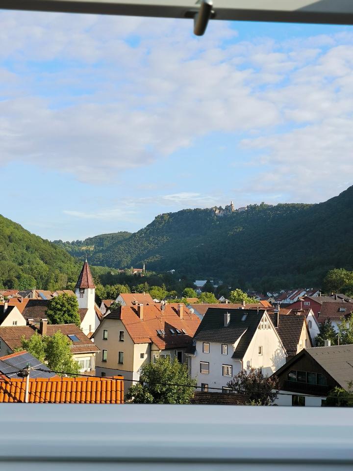 Thumbnail-Traumhafte 3-Zimmer-Dachgeschosswohnung mit Schlossblick