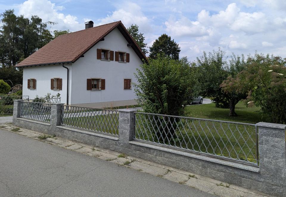 Thumbnail-Renoviertes Einfamilienhaus mit großem Grundstück in Plattling