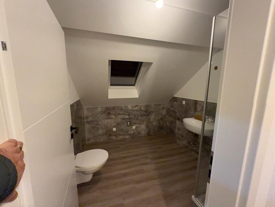 Thumbnail-90 qm Dachgeschoss Wohnung