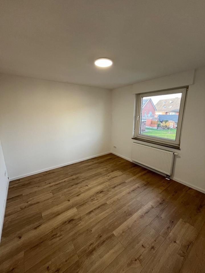 Thumbnail-Renovierte 4-Zimmer-EG-Wohnung mit großer Terrasse & Garten